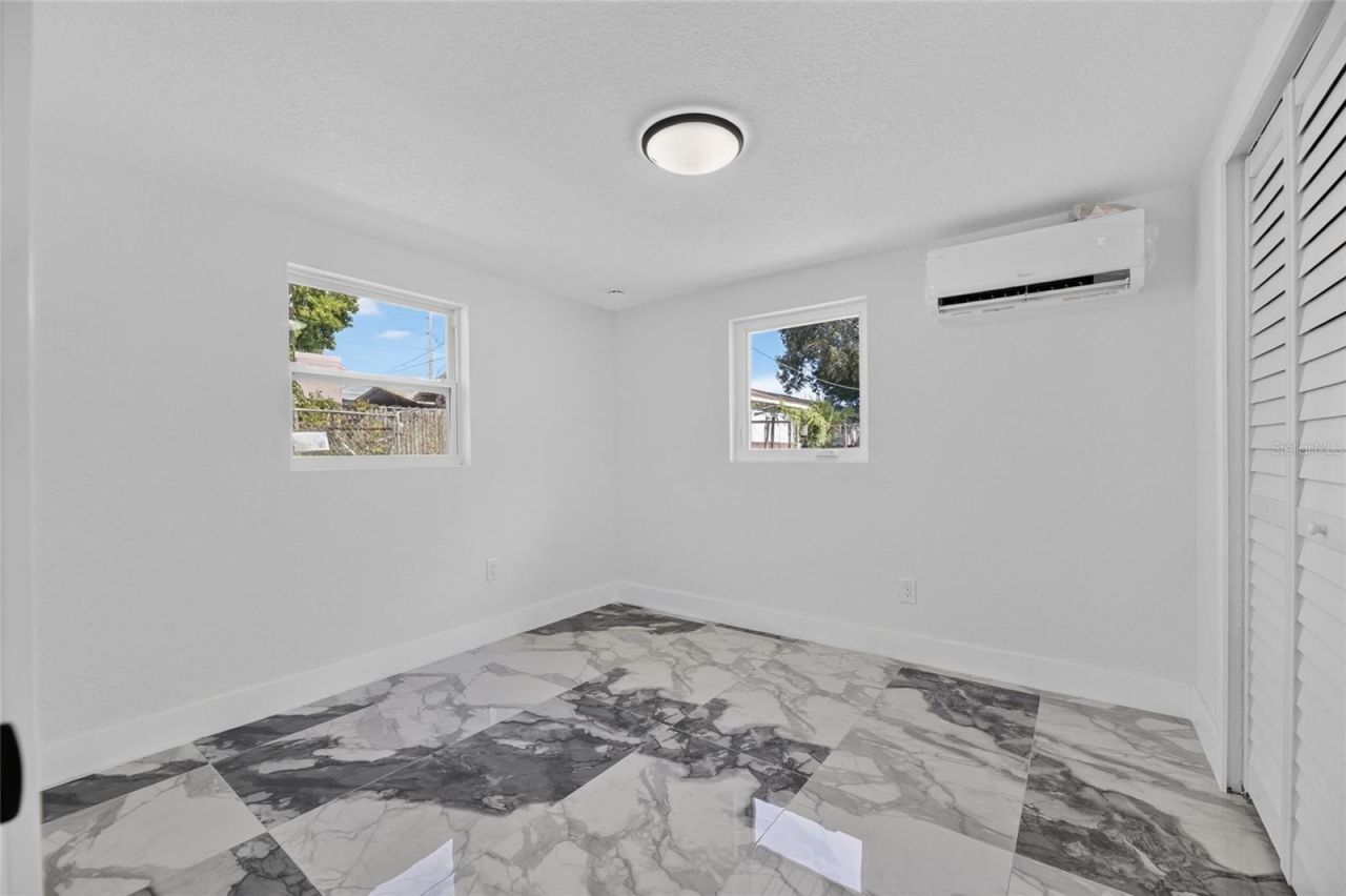 102 Garland Court, Tampa, FL 33613 Photo
