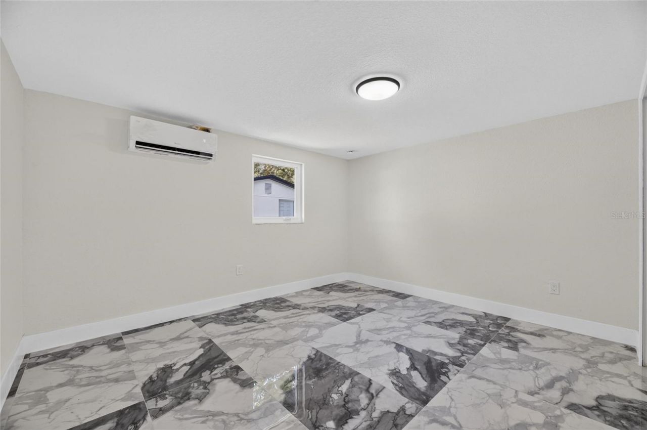 102 Garland Court, Tampa, FL 33613 Photo