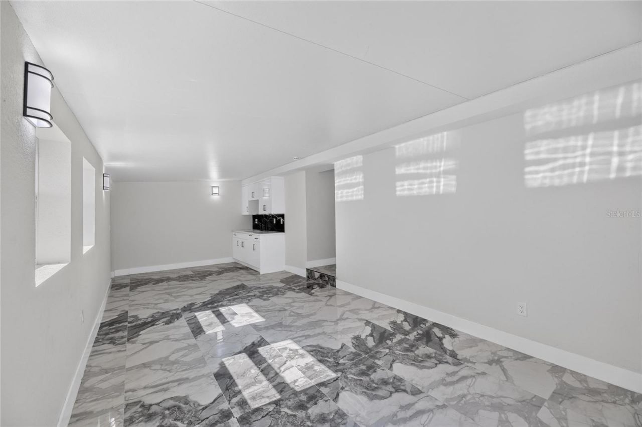 102 Garland Court, Tampa, FL 33613 Photo