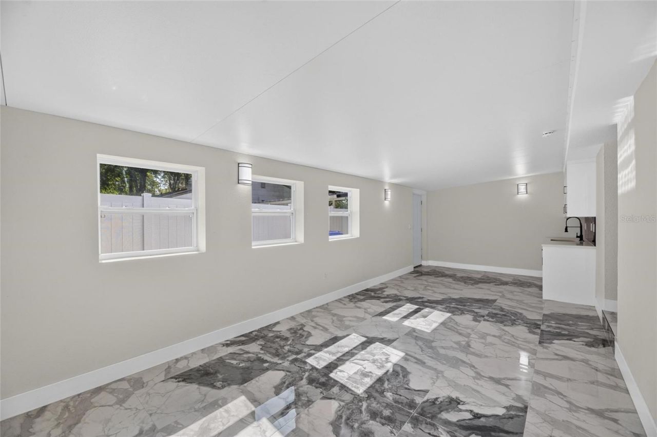 102 Garland Court, Tampa, FL 33613 Photo