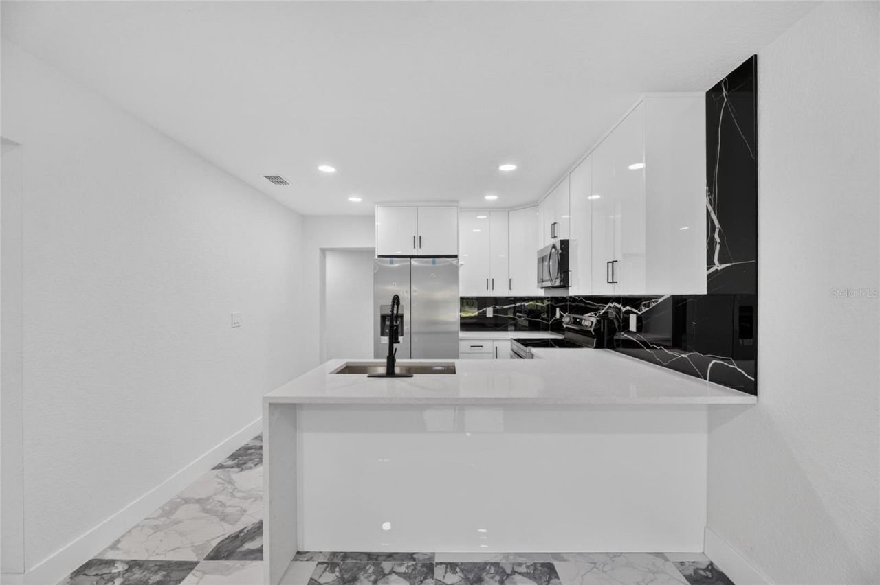 102 Garland Court, Tampa, FL 33613 Photo