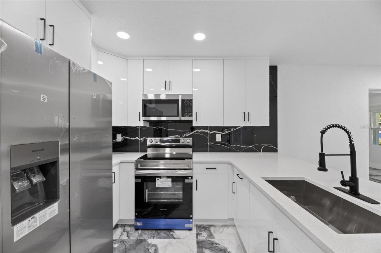 102 Garland Court, Tampa, FL 33613 Photo