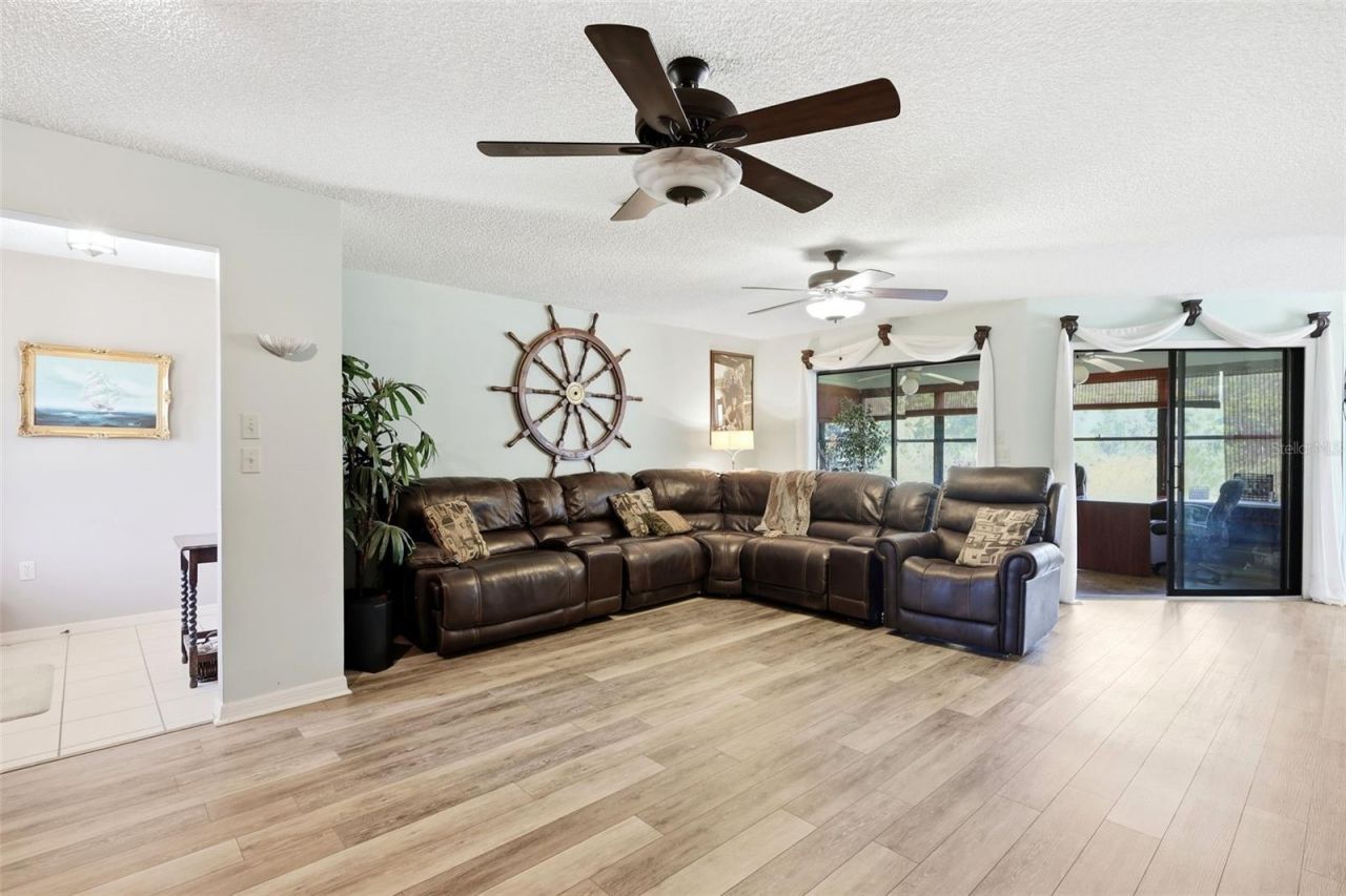 26638 E Cove Drive , Tavares, FL 32778 Photo