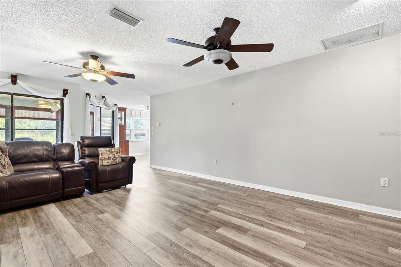 26638 E Cove Drive , Tavares, FL 32778 Photo