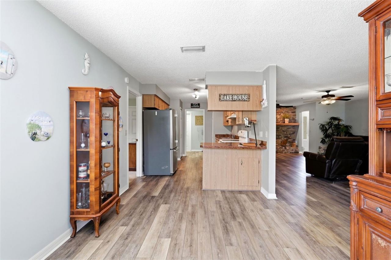 26638 E Cove Drive , Tavares, FL 32778 Photo