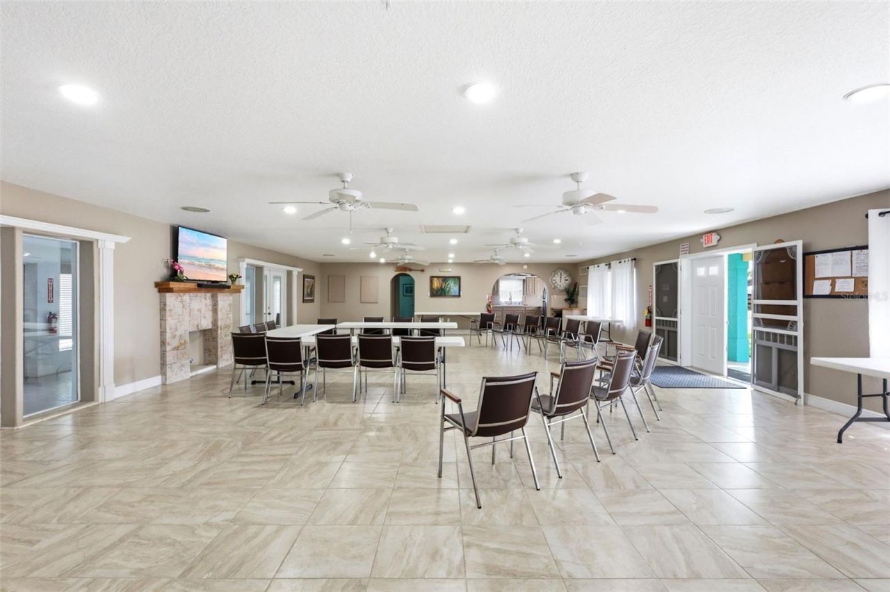26638 E Cove Drive , Tavares, FL 32778 Photo