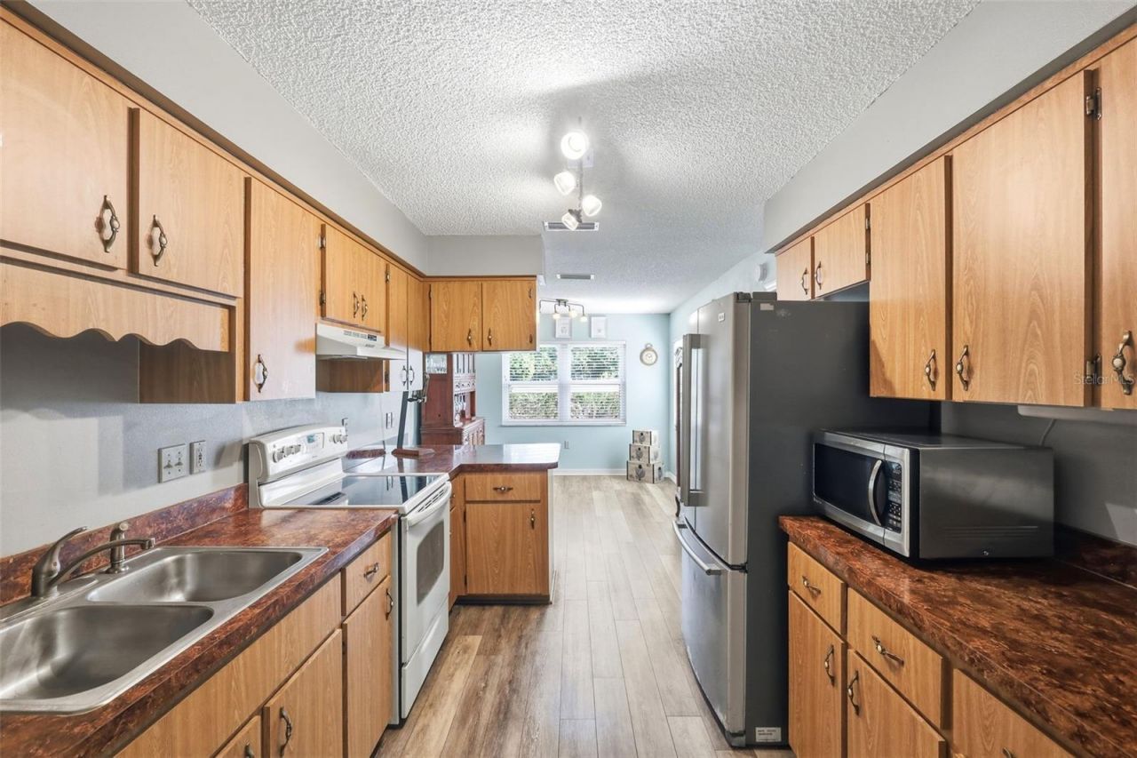 26638 E Cove Drive , Tavares, FL 32778 Photo
