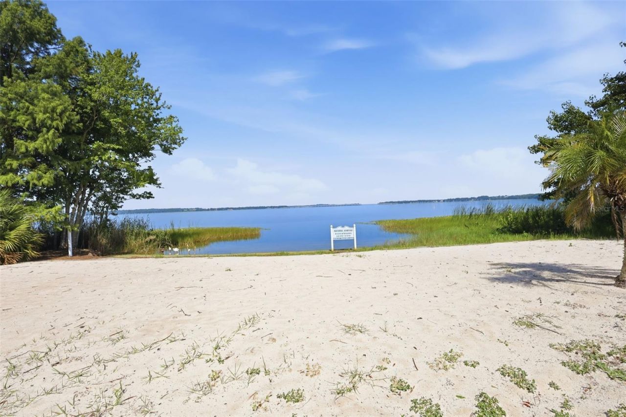26638 E Cove Drive , Tavares, FL 32778 Photo