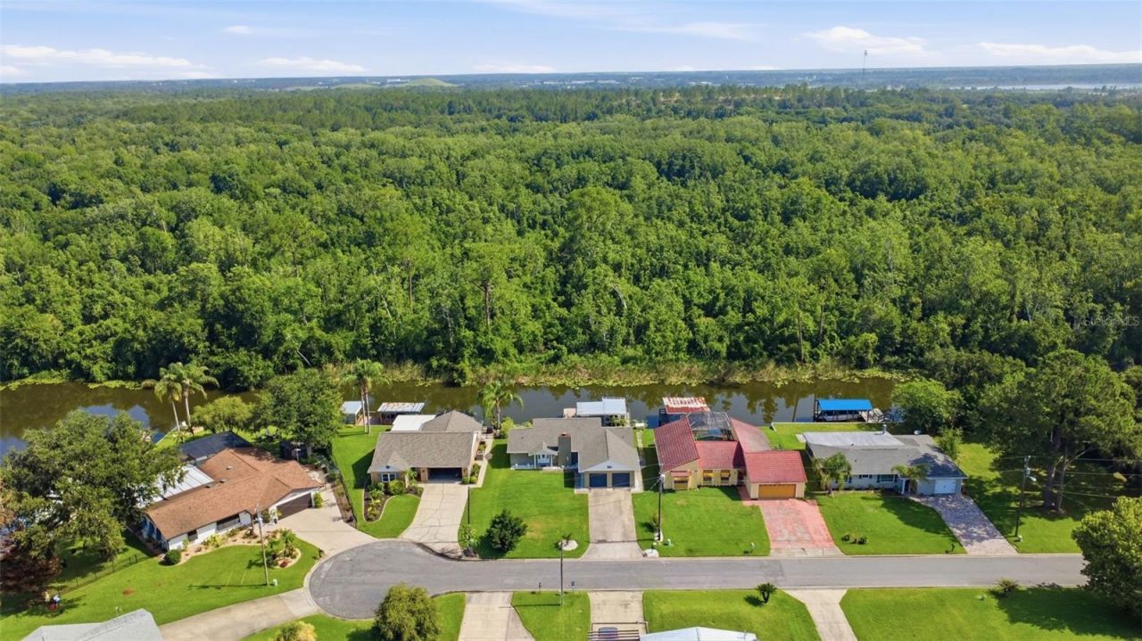 26638 E Cove Drive , Tavares, FL 32778 Photo