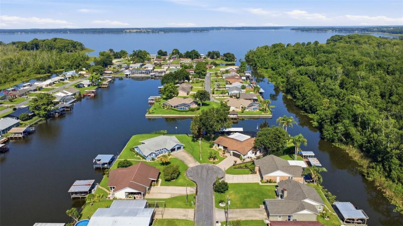 26638 E Cove Drive , Tavares, FL 32778 Photo