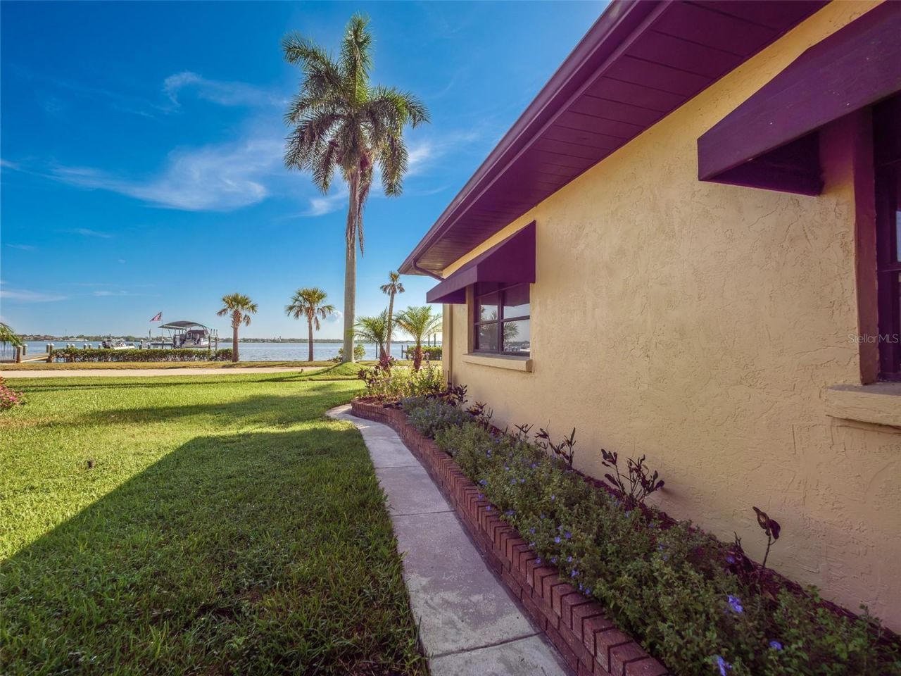 2410 Riverside Drive E, Bradenton, FL 34208 Photo