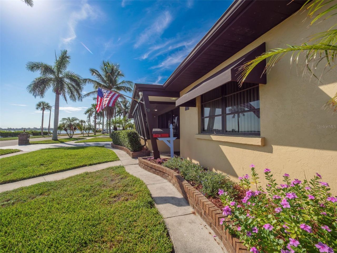 2410 Riverside Drive E, Bradenton, FL 34208 Photo