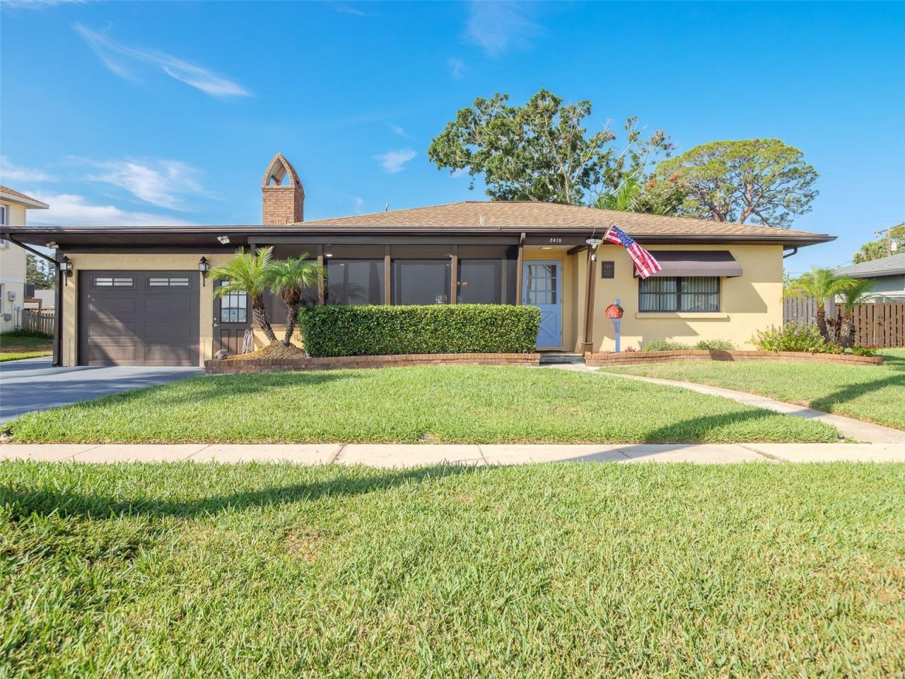 2410 Riverside Drive E, Bradenton, FL 34208 Photo