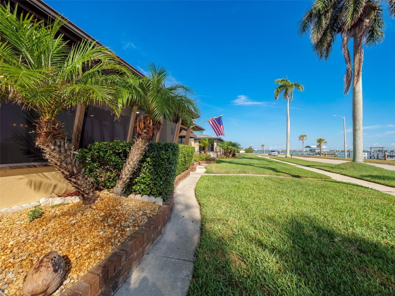 2410 Riverside Drive E, Bradenton, FL 34208 Photo