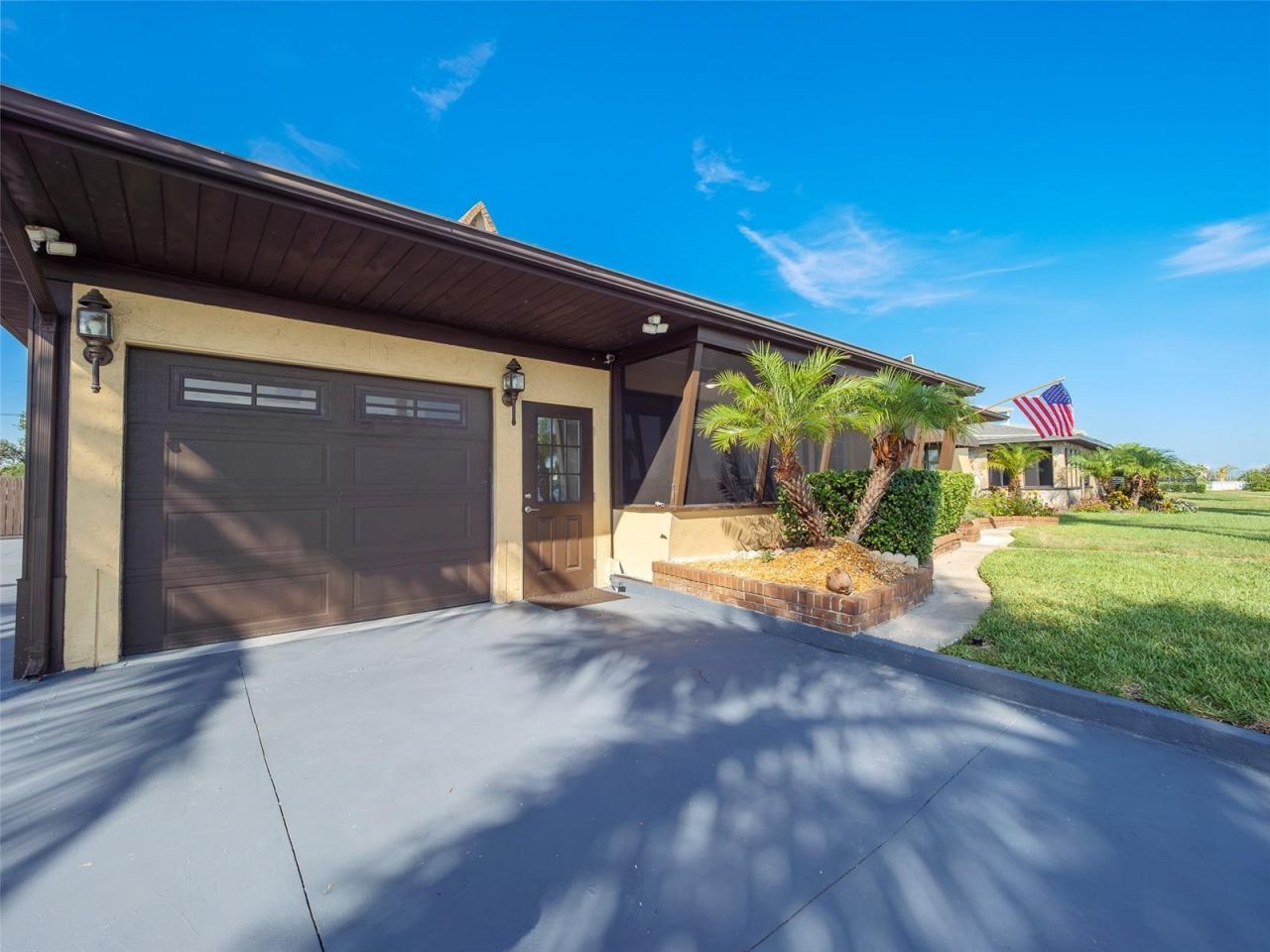 2410 Riverside Drive E, Bradenton, FL 34208 Photo
