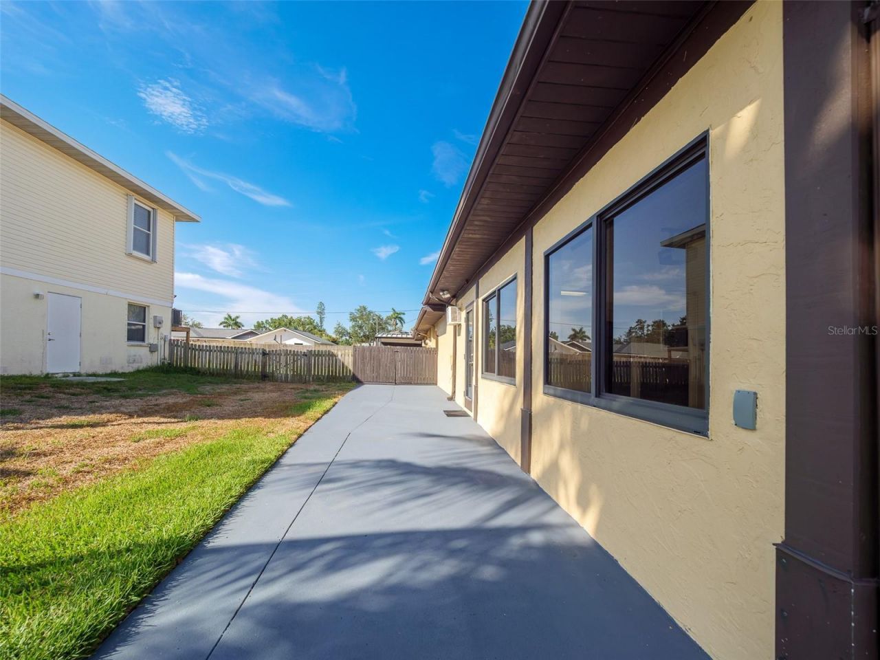 2410 Riverside Drive E, Bradenton, FL 34208 Photo