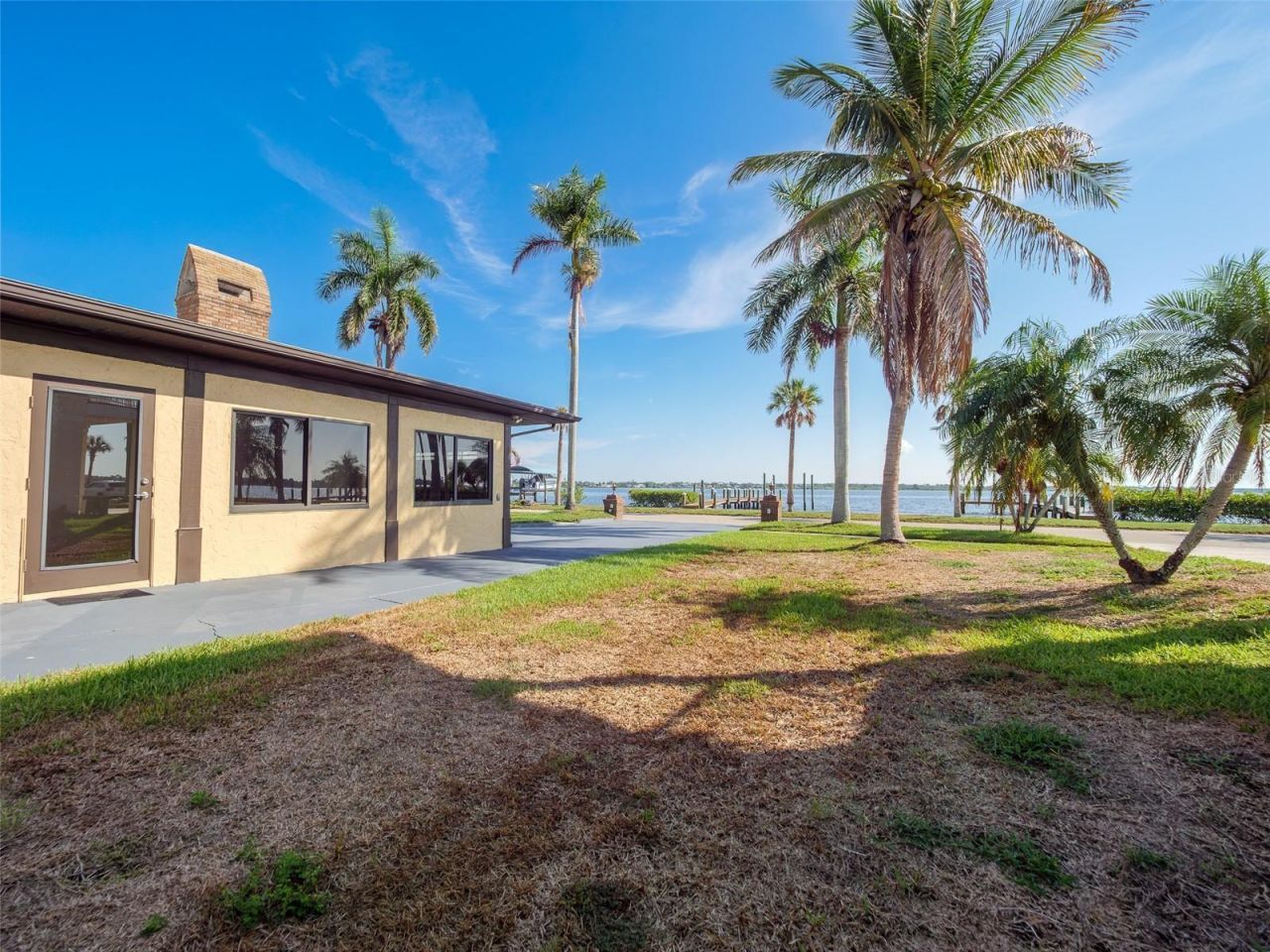 2410 Riverside Drive E, Bradenton, FL 34208 Photo