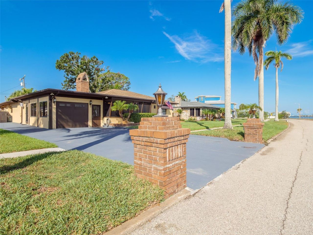 2410 Riverside Drive E, Bradenton, FL 34208 Photo