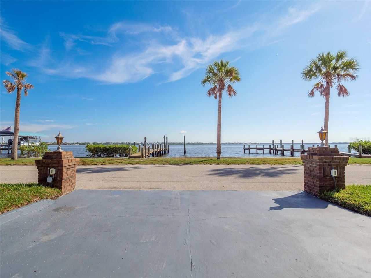 2410 Riverside Drive E, Bradenton, FL 34208 Photo