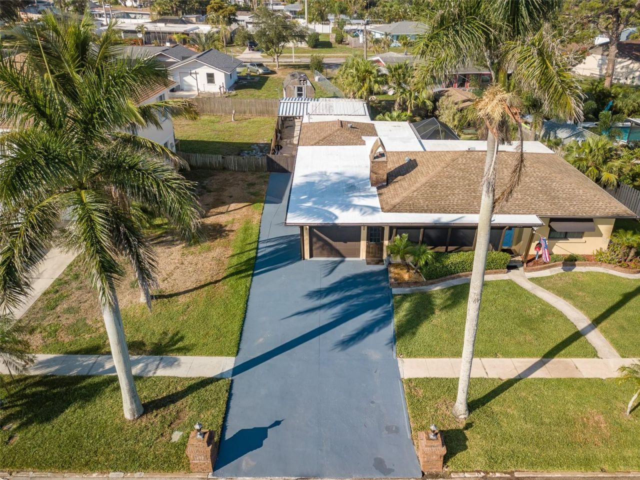 2410 Riverside Drive E, Bradenton, FL 34208 Photo