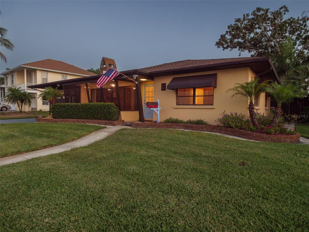 2410 Riverside Drive E, Bradenton, FL 34208 Photo