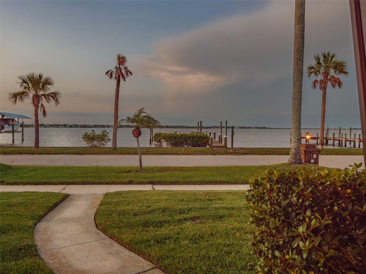2410 Riverside Drive E, Bradenton, FL 34208 Photo
