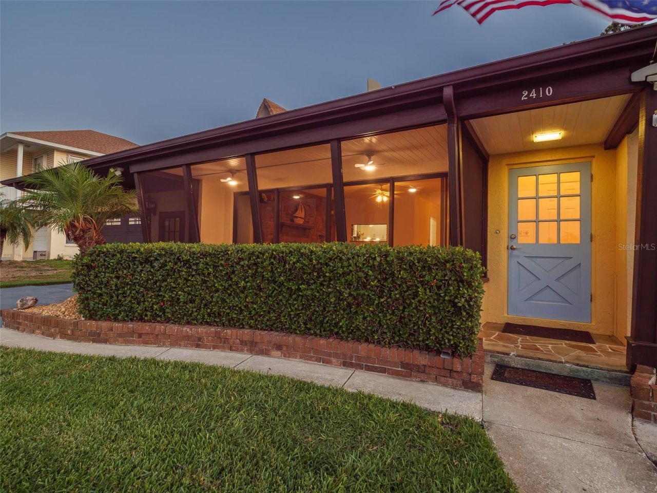 2410 Riverside Drive E, Bradenton, FL 34208 Photo
