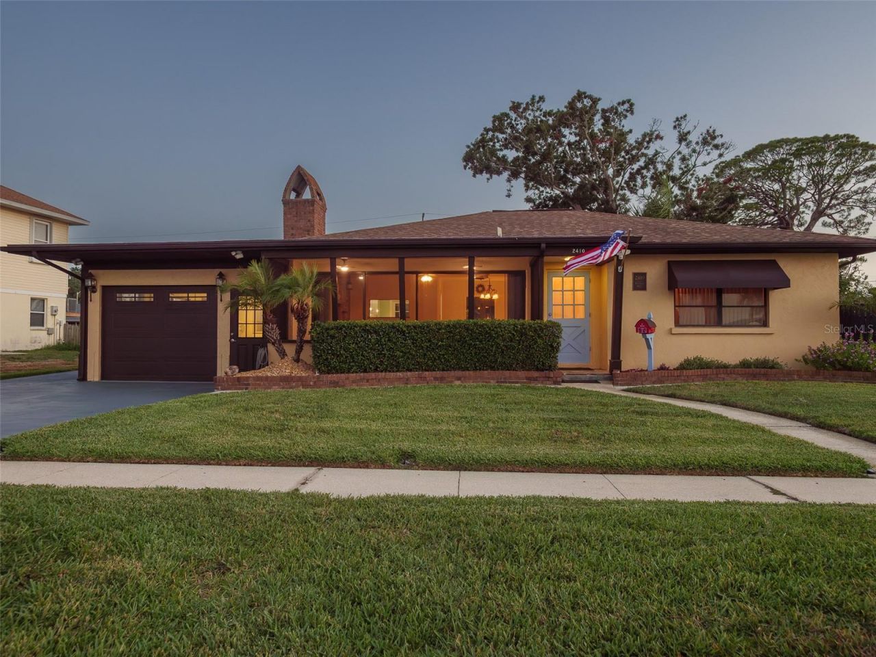 2410 Riverside Drive E, Bradenton, FL 34208 Photo