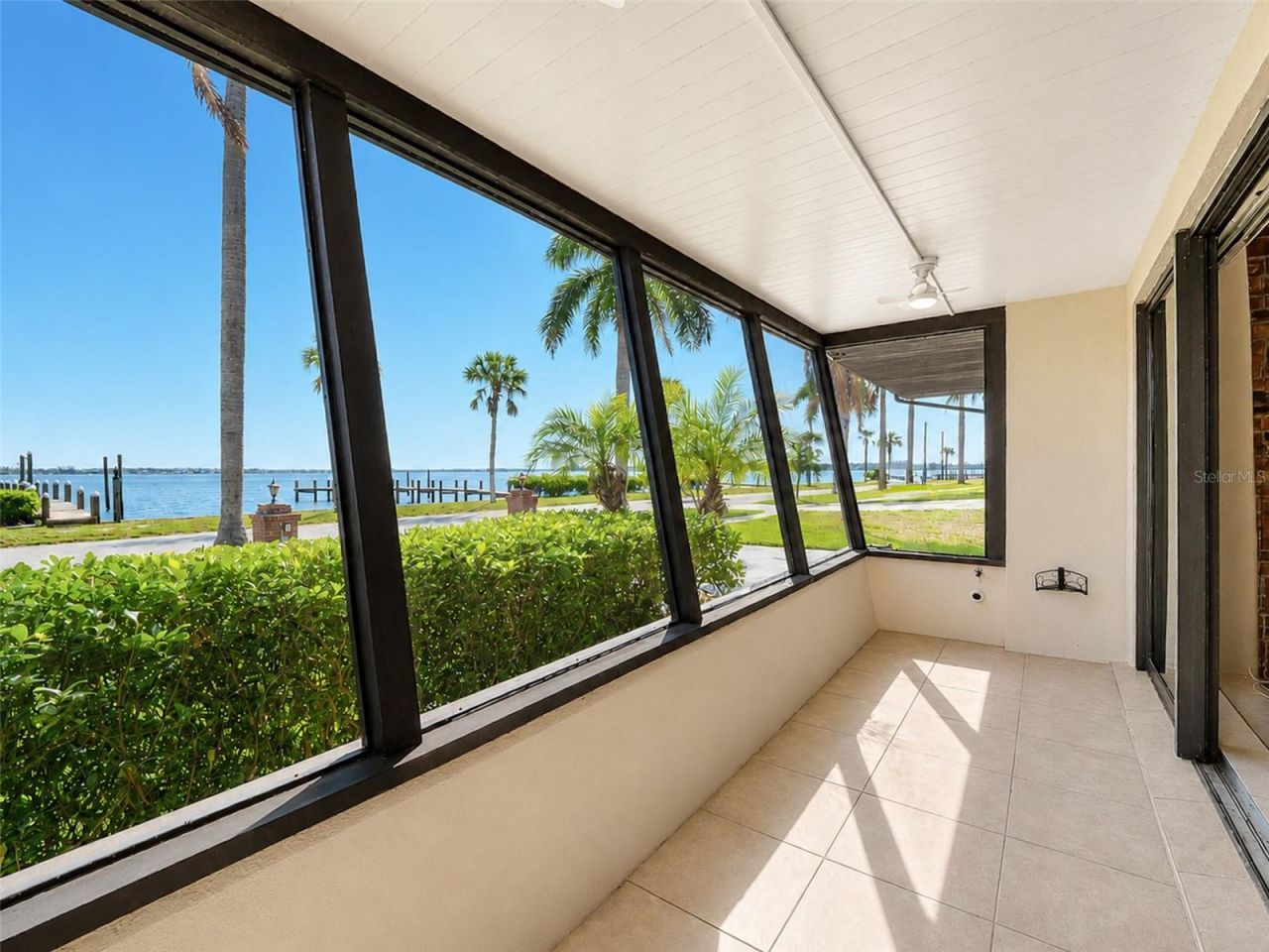 2410 Riverside Drive E, Bradenton, FL 34208 Photo