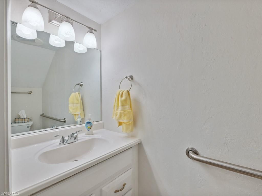 151 Cypress Way E, Unit E101, Naples, FL 34110 Photo