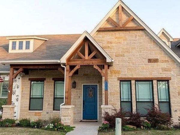 321 Tinker Trail , Burleson, TX 76028