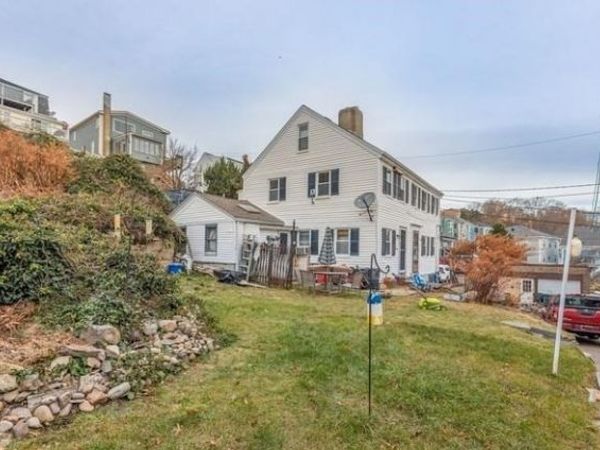 6 Herrick Ct, Unit 1, Gloucester, MA 01930