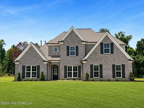 875 Hazelwood Drive, Lake Cormorant, MS 38641