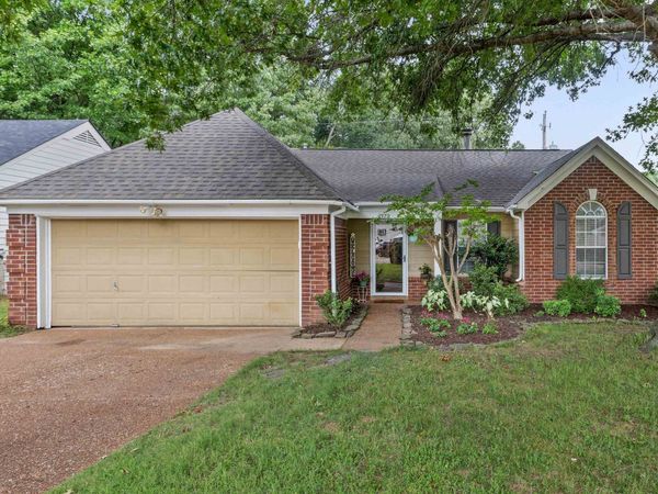 1379 LAGRANGE DOWNS RD, Cordova, TN 38018