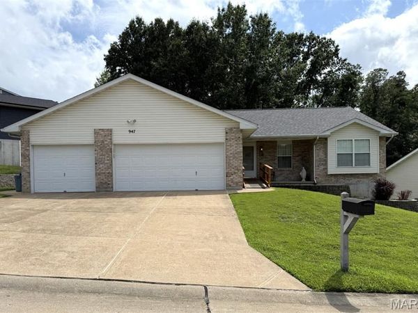 947 Falcon Drive , Imperial, MO 63052