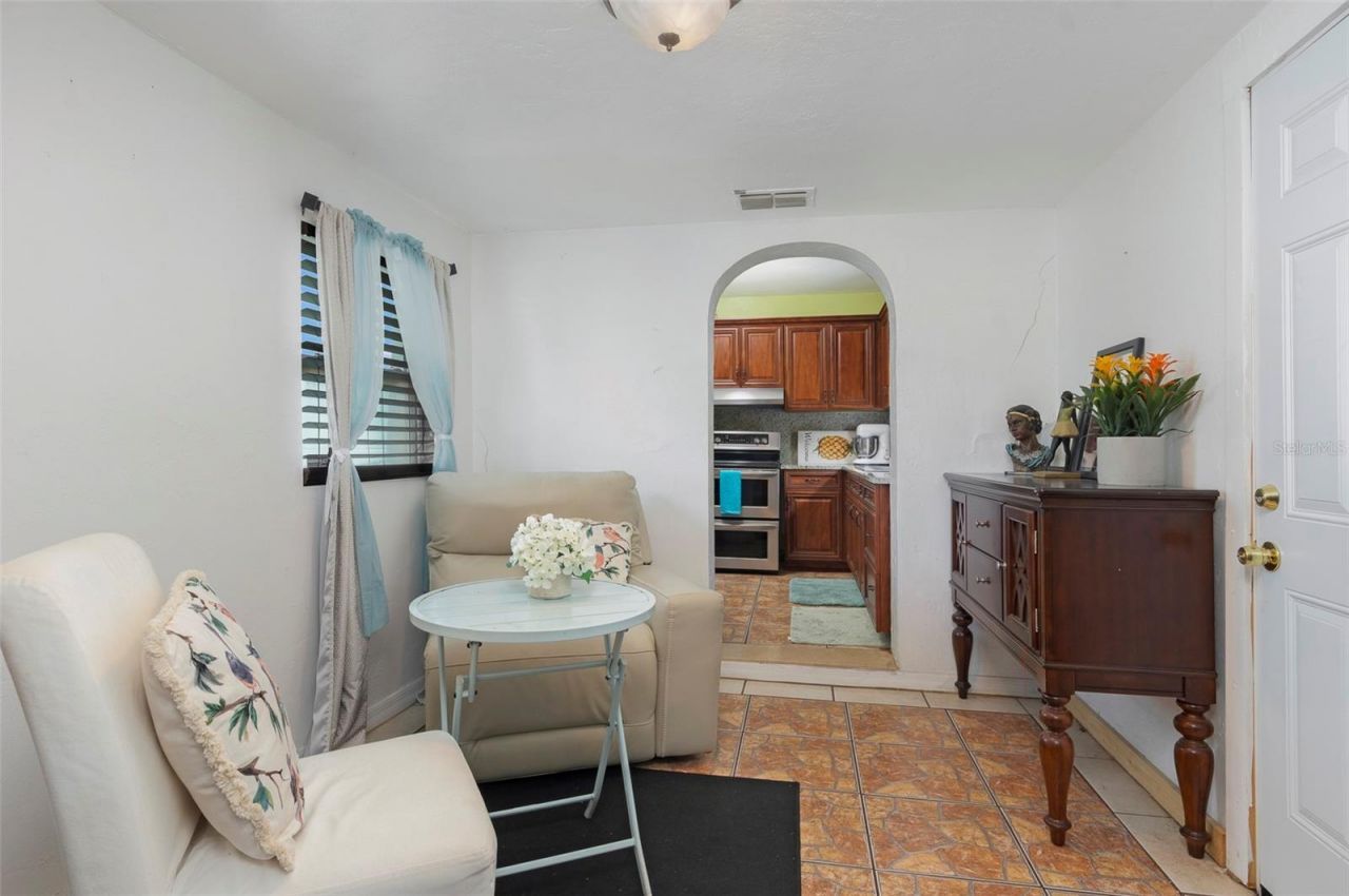 5130 Burlington Avenue N, Saint Petersburg, FL 33710 Photo