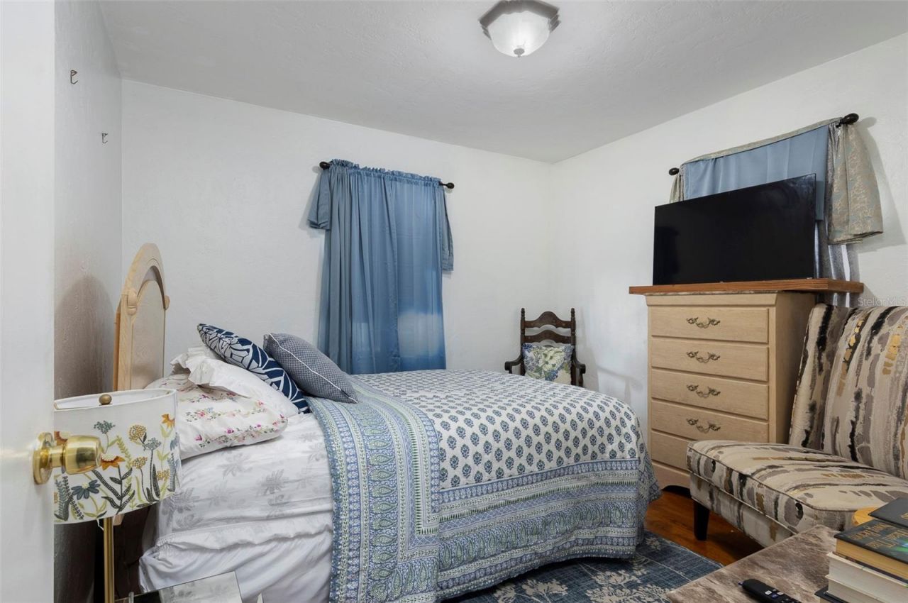 5130 Burlington Avenue N, Saint Petersburg, FL 33710 Photo