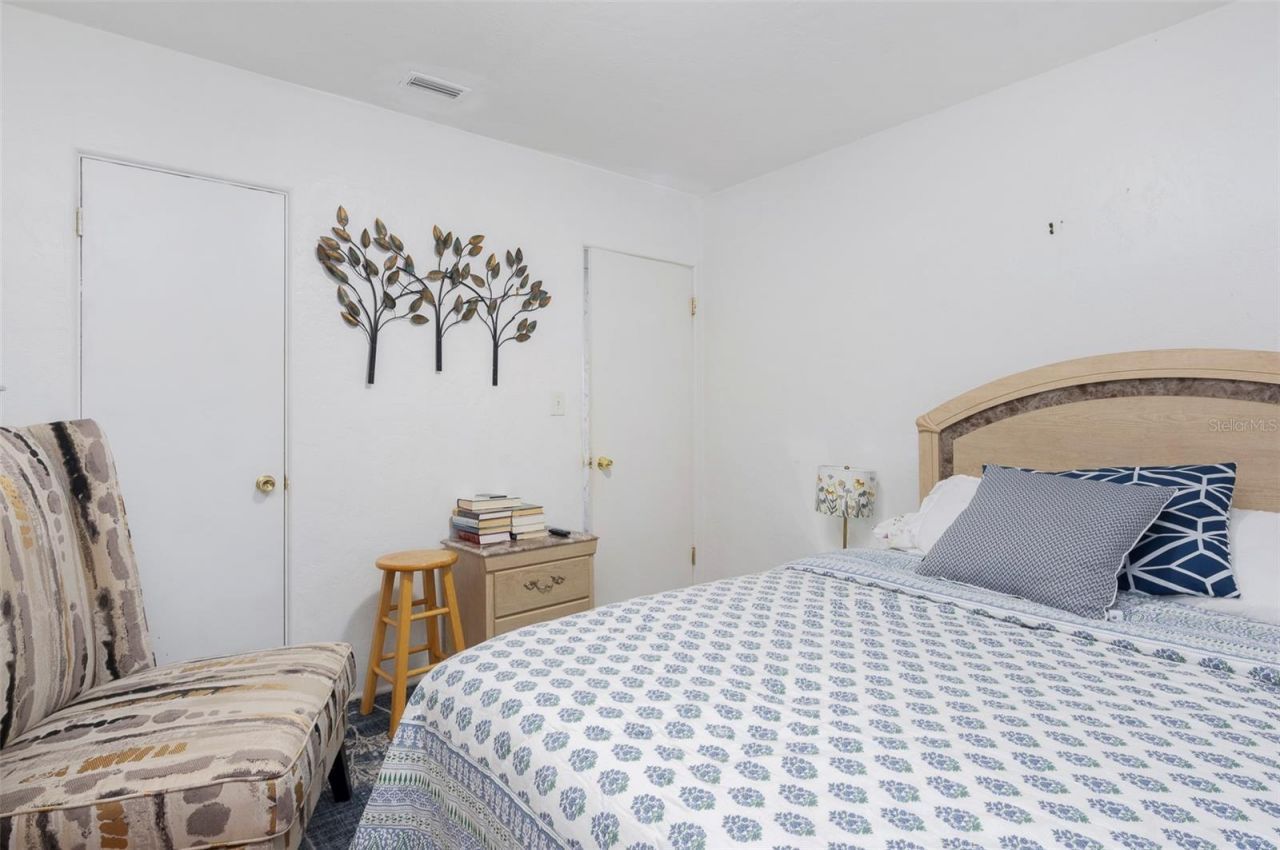 5130 Burlington Avenue N, Saint Petersburg, FL 33710 Photo