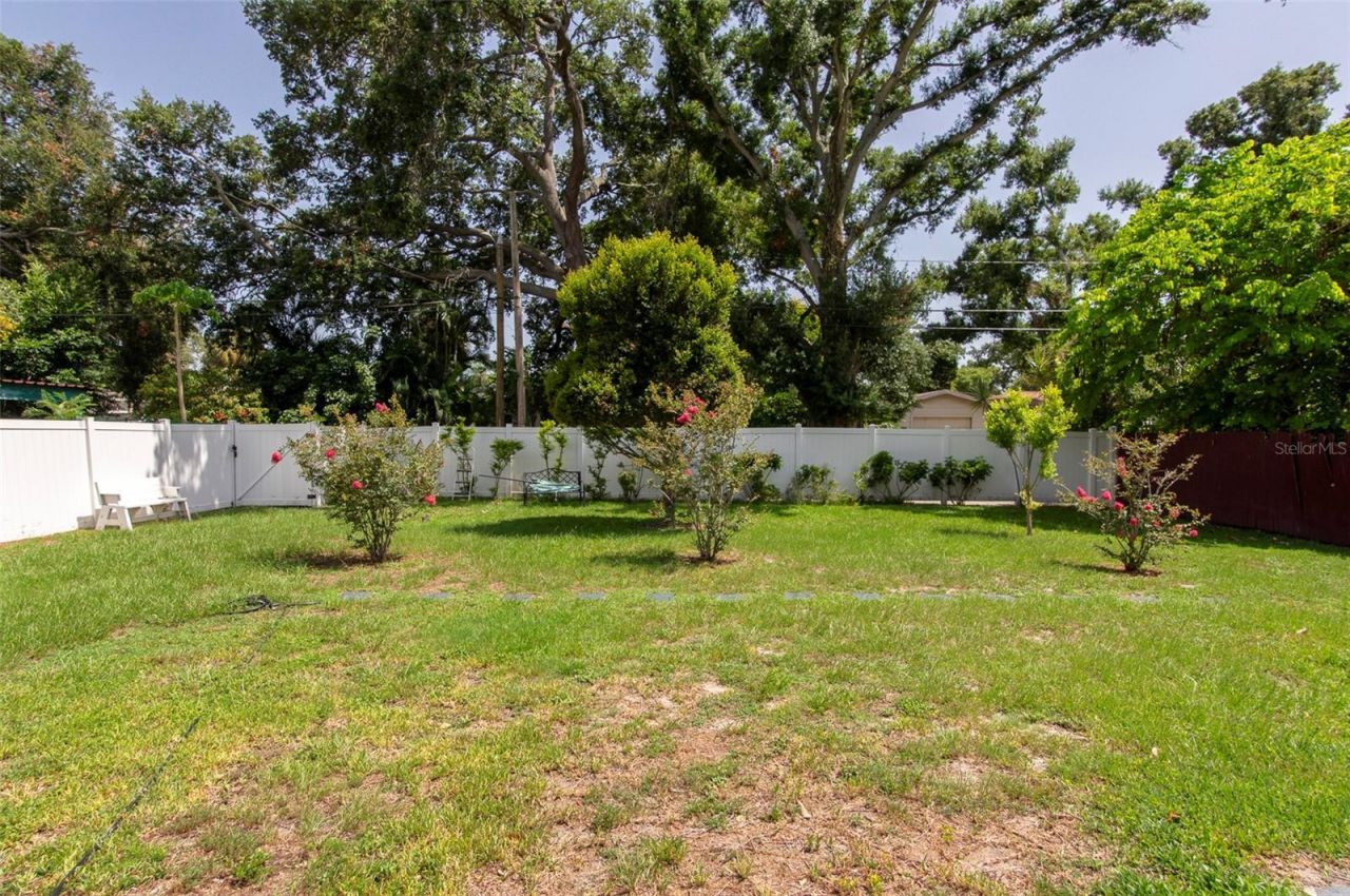 5130 Burlington Avenue N, Saint Petersburg, FL 33710 Photo
