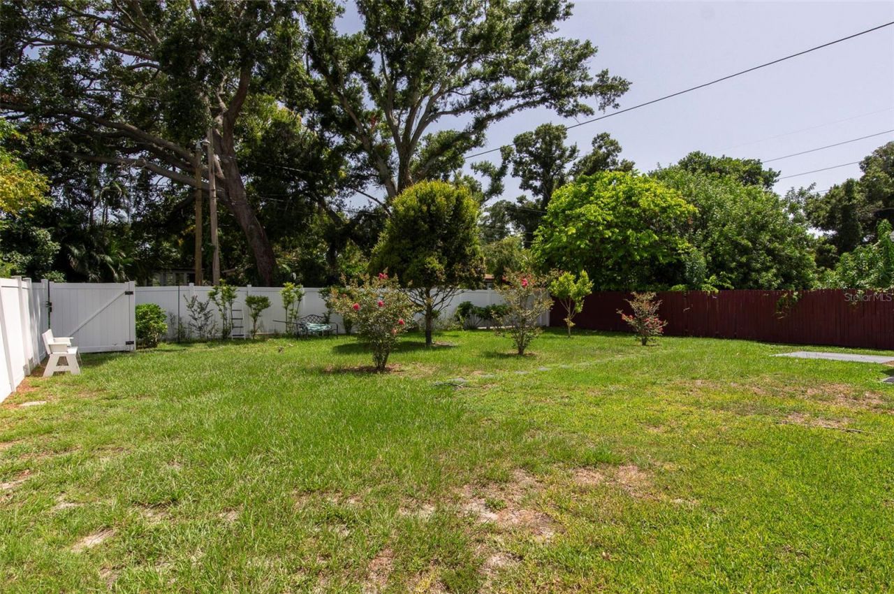 5130 Burlington Avenue N, Saint Petersburg, FL 33710 Photo