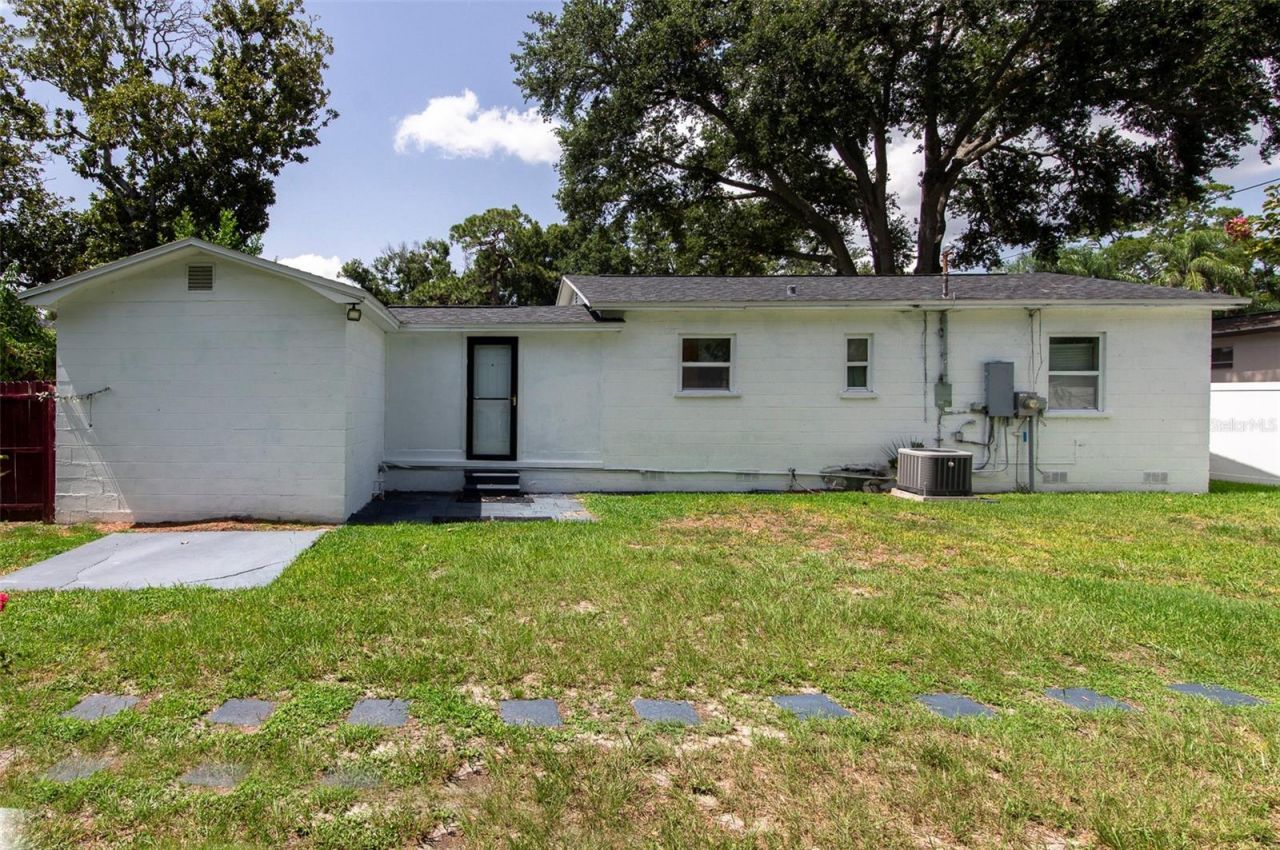 5130 Burlington Avenue N, Saint Petersburg, FL 33710 Photo