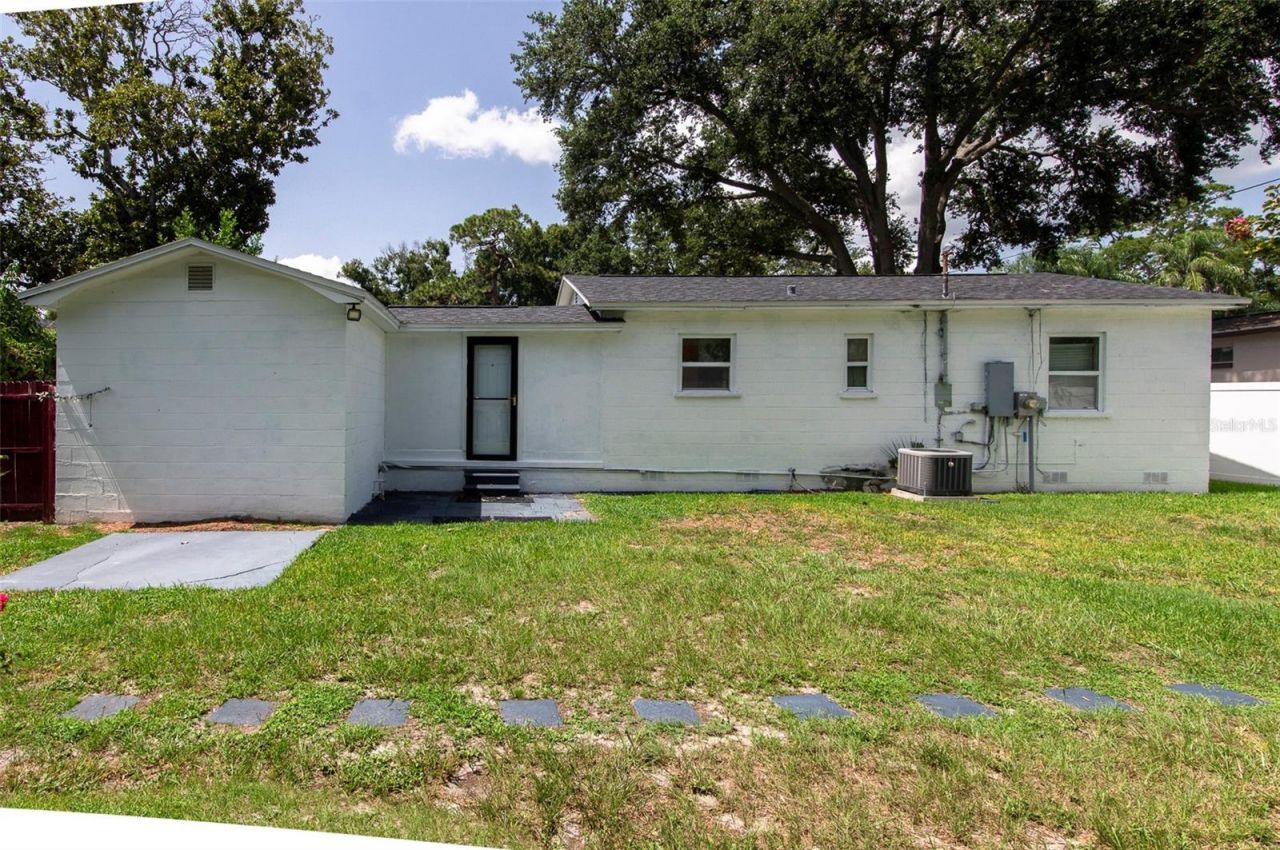 5130 Burlington Avenue N, Saint Petersburg, FL 33710 Photo