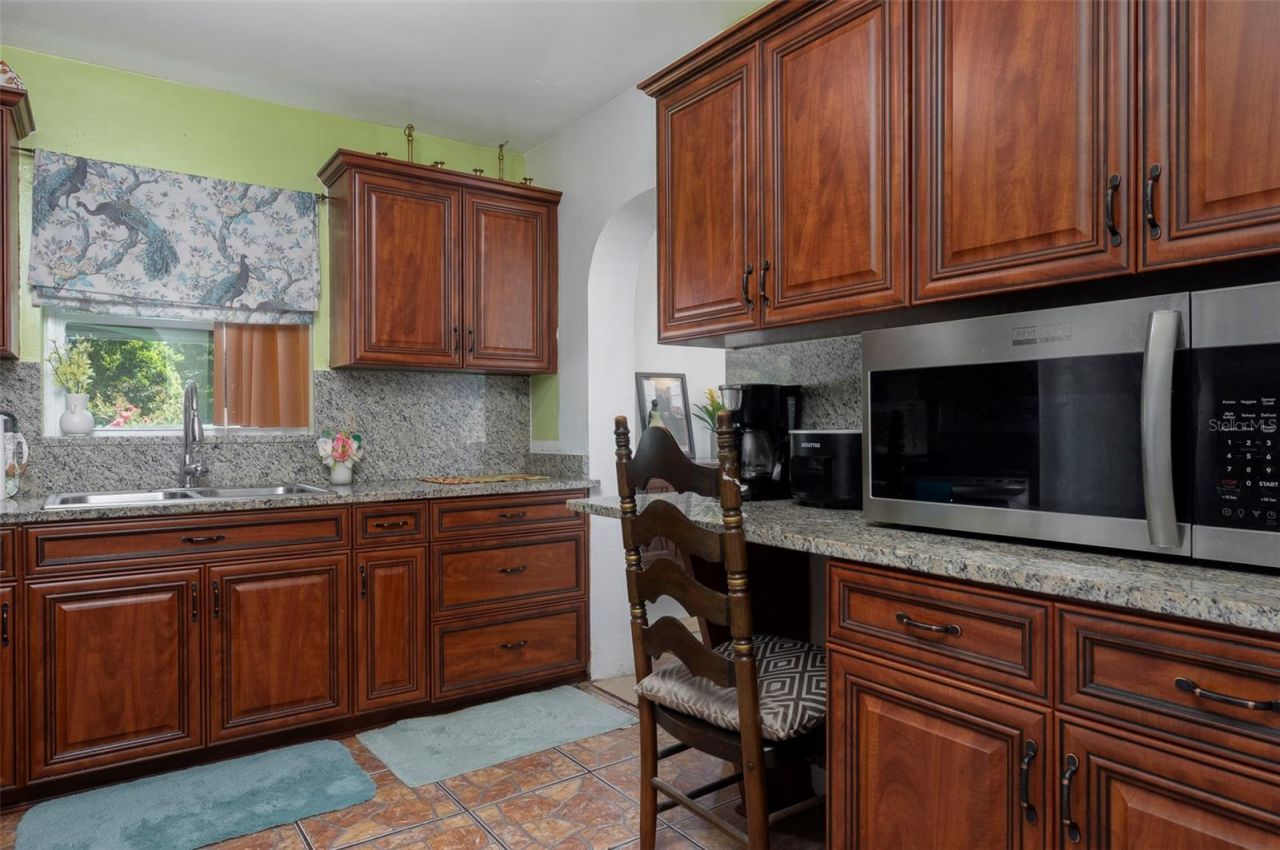 5130 Burlington Avenue N, Saint Petersburg, FL 33710 Photo