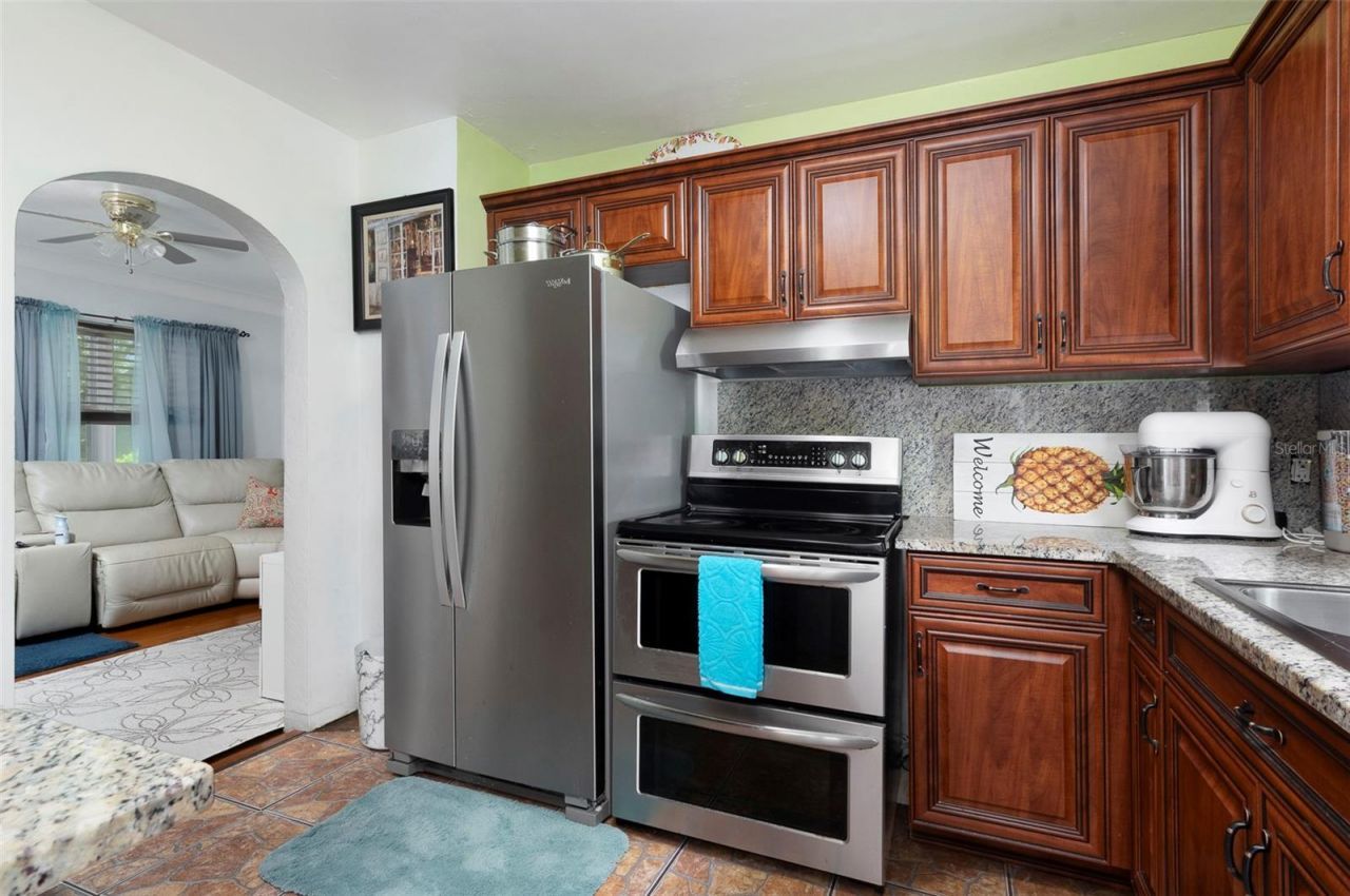 5130 Burlington Avenue N, Saint Petersburg, FL 33710 Photo