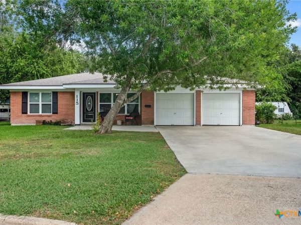 115 Burnet Street , Port Lavaca, TX 77979