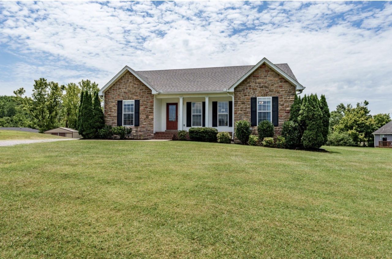 1010 N 1st St, Westmoreland, TN 37186 Main Photo