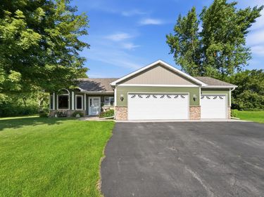 2351 Providence Place NE, Sauk Rapids, MN 56379