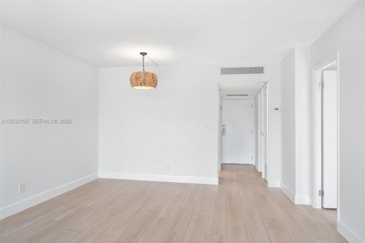 20400 W Country Club Dr , Unit 610, Aventura, FL 33180 Photo