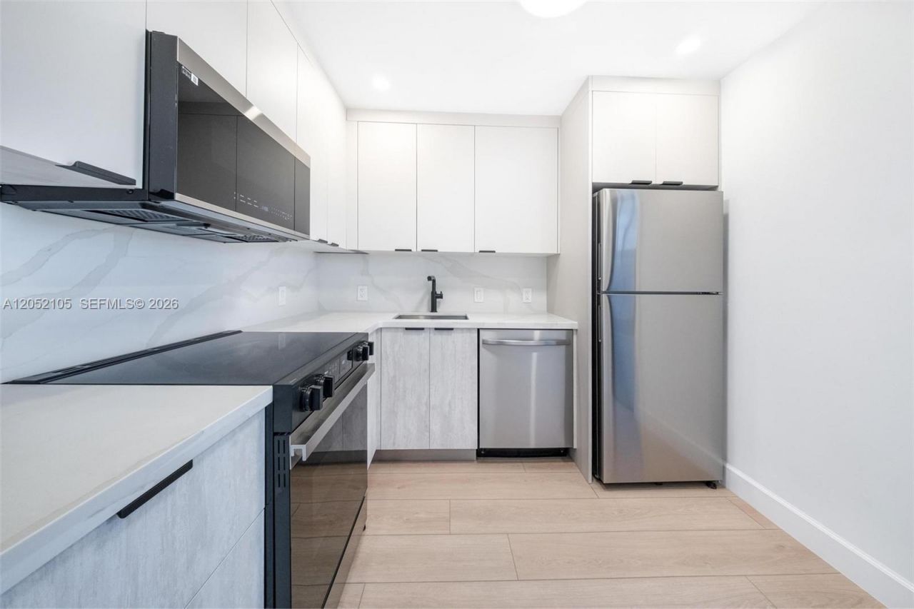 20400 W Country Club Dr , Unit 610, Aventura, FL 33180 Photo