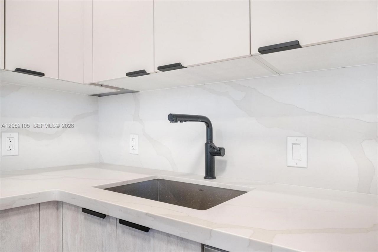 20400 W Country Club Dr , Unit 610, Aventura, FL 33180 Photo